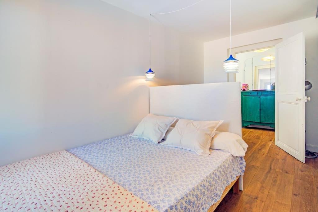 Appartement Place Des Halles Sete Exterior photo