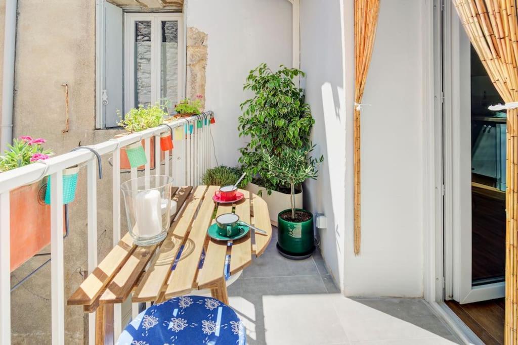 Appartement Place Des Halles Sete Exterior photo
