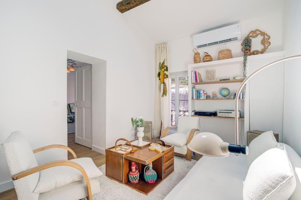 Appartement Place Des Halles Sete Exterior photo